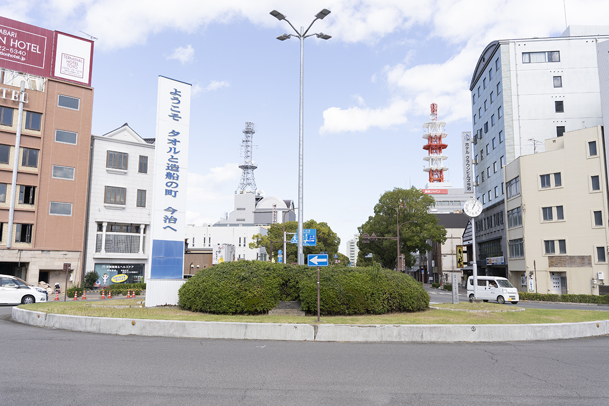 今治駅前